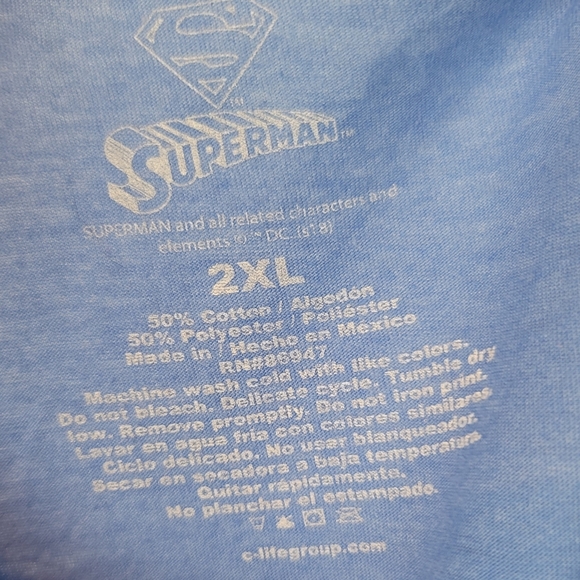⭐️ 5/$25 Superman Men's Shirt - Picture 5 of 5